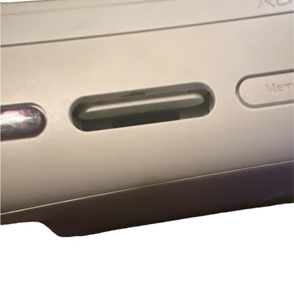 Microsoft XBOX 360 Console - Picture 8 of 16